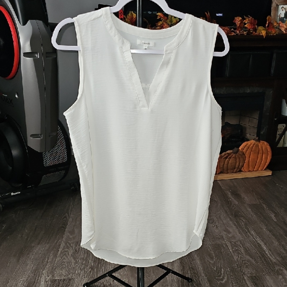 Maurices Womens Sz Medium Tank Top. Gorgeous Like New!!